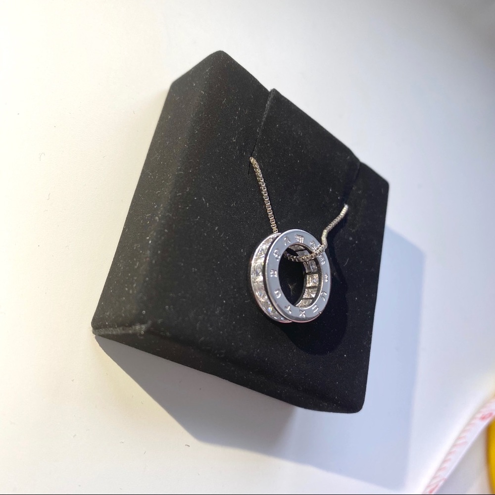 Ring circle diamond necklace
